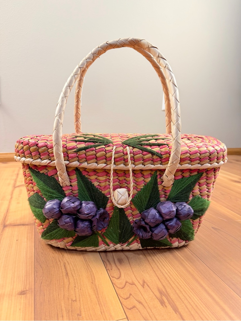 Vintage 60s Woven Straw Basket Purse 3D Grape Raffia Embroidered Lidded Tote
